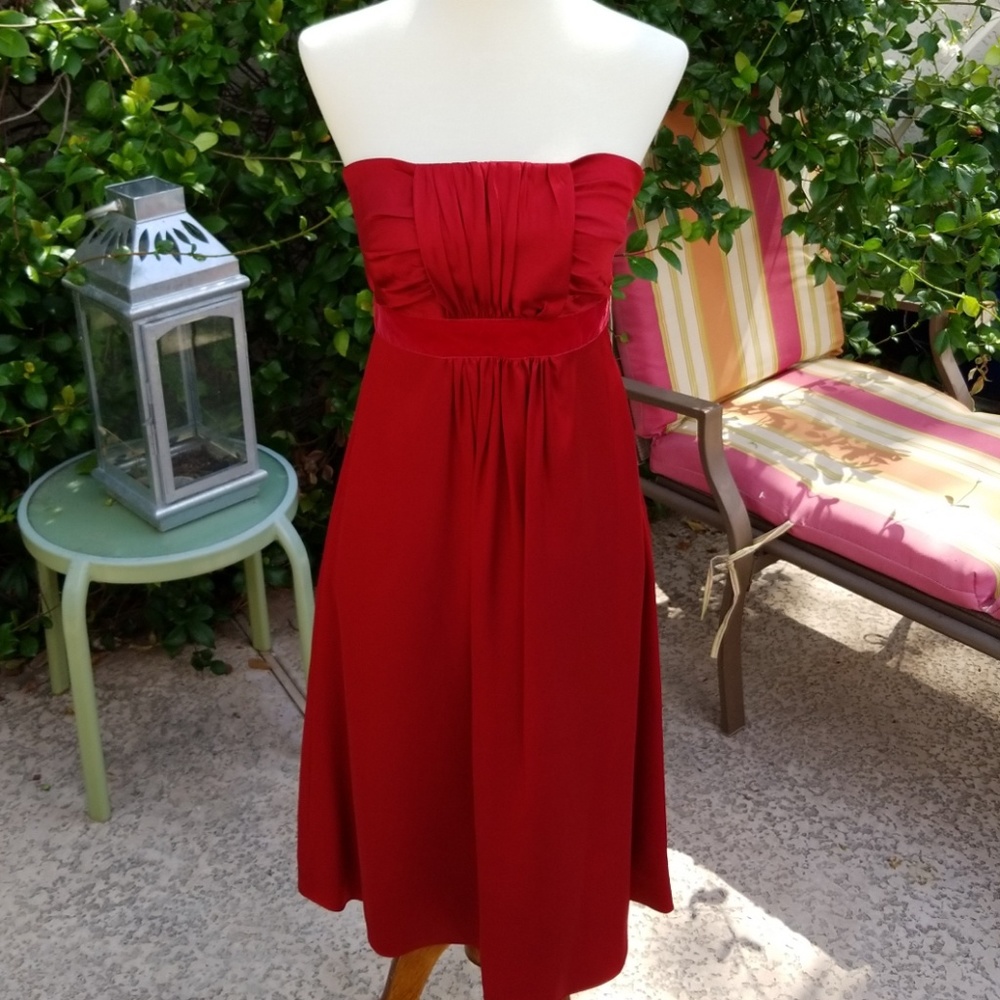 ♡Red silk Banana Republic strapless